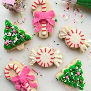 Peppermint Place, Set of 12 Cookie Cutters, Gift Box & Tag - New